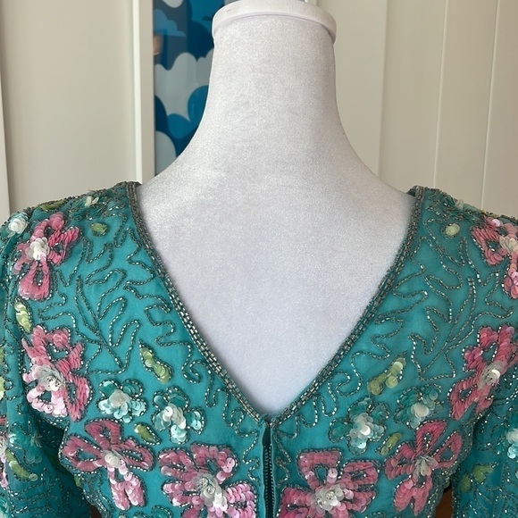 VINTAGE 100% Silk Hand Beaded Victoria Royal gown - Picture 8 of 13